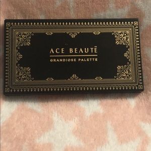 ACE BEAUTE GRANDIOSE PALETE